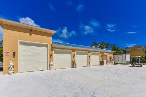 Villa ou maison à vendre à St. Lucie, Floride: 7 chambres, 603.86 m2 № 2317148 - photo 3