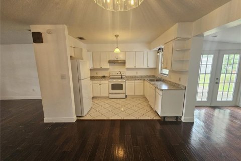 Casa en alquiler en Ocala, Florida, 3 dormitorios, 130.16 m2 № 2106974 - foto 2