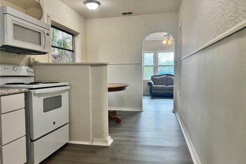 House in Lake Wales, Florida 3 bedrooms, 153.47 sq.m. № 2217556 - photo 4