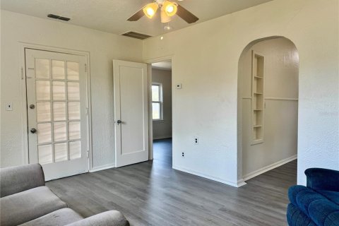 House in Lake Wales, Florida 3 bedrooms, 153.47 sq.m. № 2217556 - photo 16