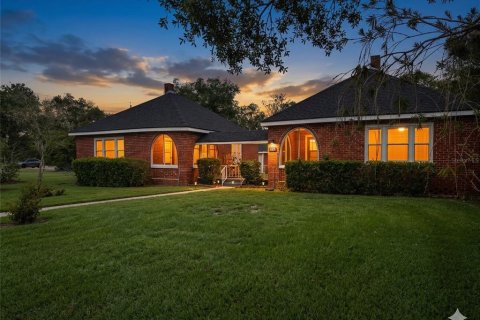 Casa en Lake Wales, Florida 3 dormitorios, 153.47 m2 № 2217556