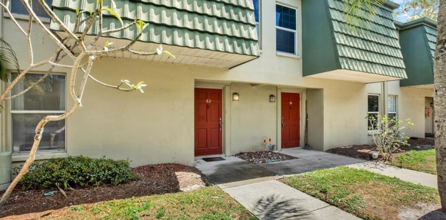 Townhouse in Clearwater, Florida 3 bedrooms, 109.53 sq.m. № 2157957