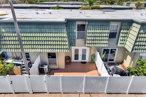 Townhouse in Clearwater, Florida 3 bedrooms, 109.53 sq.m. № 2157957 - photo 22