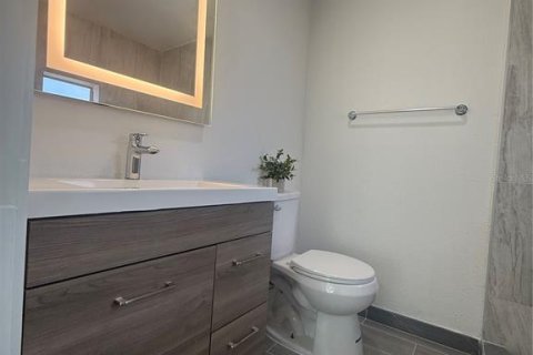 Casa en venta en Tampa, Florida, 4 dormitorios, 90.12 m2 № 2094618 - foto 20