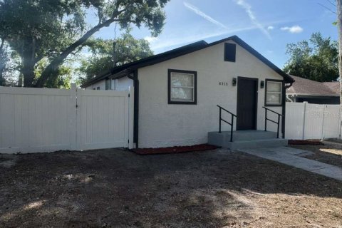 Casa en venta en Tampa, Florida, 4 dormitorios, 90.12 m2 № 2094618 - foto 3