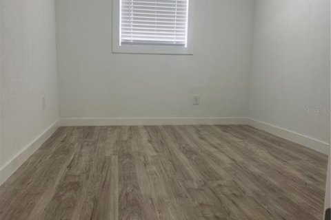 Casa en venta en Tampa, Florida, 4 dormitorios, 90.12 m2 № 2094618 - foto 13