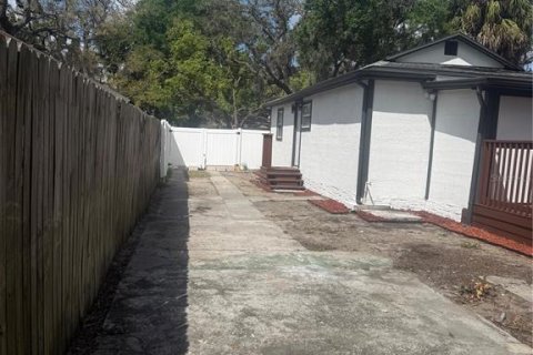Casa en venta en Tampa, Florida, 4 dormitorios, 90.12 m2 № 2094618 - foto 25