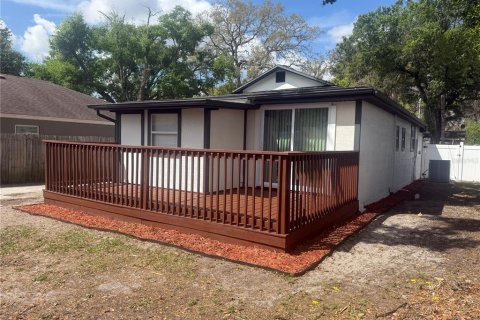 Casa en venta en Tampa, Florida, 4 dormitorios, 90.12 m2 № 2094618 - foto 24