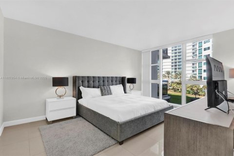 Copropriété à louer à Bal Harbour, Floride: 2 chambres, 98.1 m2 № 1799115 - photo 11