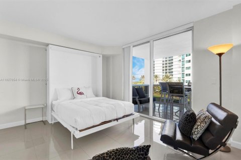 Copropriété à louer à Bal Harbour, Floride: 2 chambres, 98.1 m2 № 1799115 - photo 14