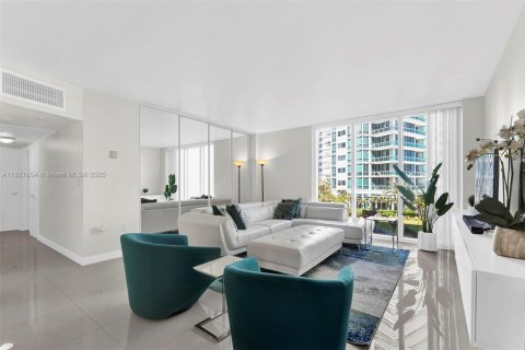 Copropriété à louer à Bal Harbour, Floride: 2 chambres, 98.1 m2 № 1799115 - photo 2