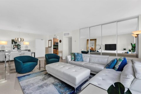 Copropriété à louer à Bal Harbour, Floride: 2 chambres, 98.1 m2 № 1799115 - photo 3