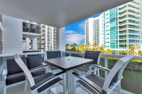 Copropriété à louer à Bal Harbour, Floride: 2 chambres, 98.1 m2 № 1799115 - photo 8