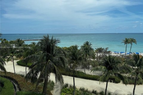 Copropriété à louer à Bal Harbour, Floride: 2 chambres, 98.1 m2 № 1799115 - photo 24
