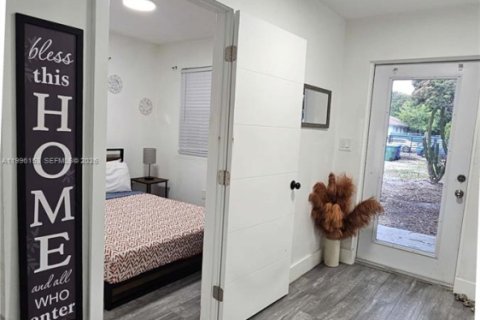 Купить виллу или дом в Майами, Флорида 3 спальни, 69.96м2, № 2068780 - фото 2