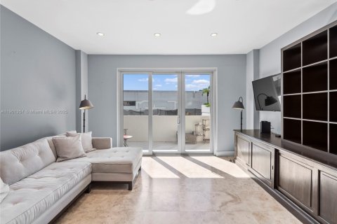 Condo in Miami Beach, Florida, 1 bedroom № 1951681 - photo 7