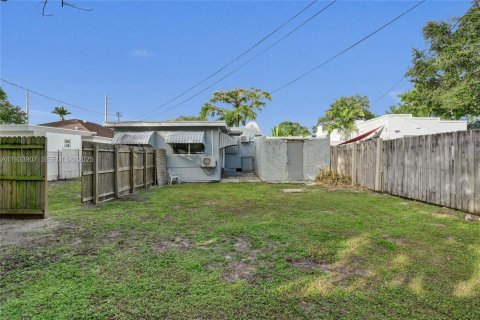 Casa en alquiler en Dania Beach, Florida, 2 dormitorios, 65.03 m2 № 1992181 - foto 20