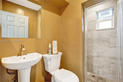 Casa en alquiler en Dania Beach, Florida, 2 dormitorios, 65.03 m2 № 1992181 - foto 9