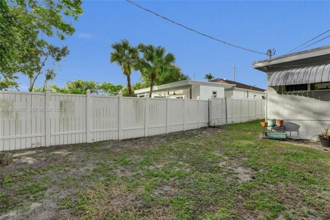 Casa en alquiler en Dania Beach, Florida, 2 dormitorios, 65.03 m2 № 1992181 - foto 21