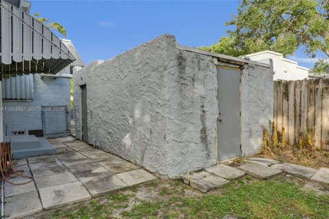 Casa en alquiler en Dania Beach, Florida, 2 dormitorios, 65.03 m2 № 1992181 - foto 25