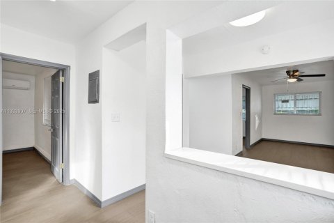 Casa en alquiler en Dania Beach, Florida, 2 dormitorios, 65.03 m2 № 1992181 - foto 5