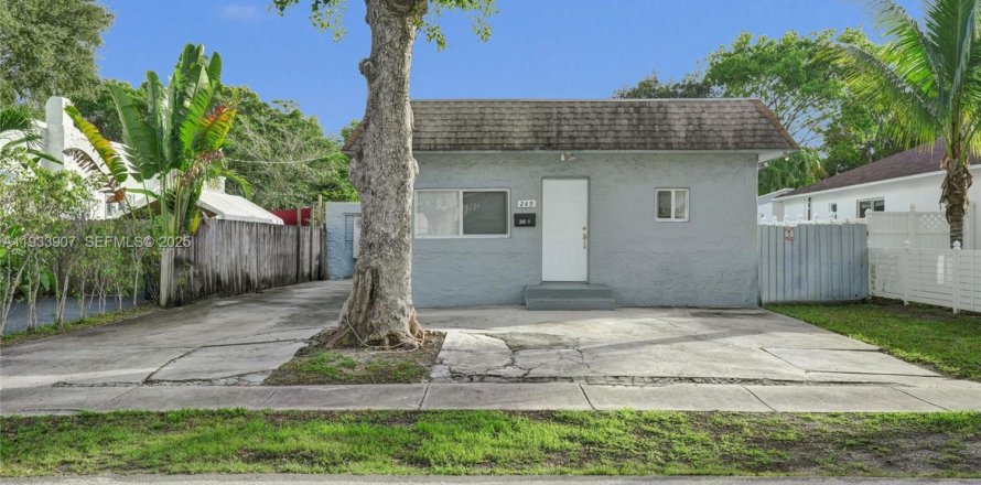 Casa en Dania Beach, Florida 2 dormitorios, 65.03 m2 № 1992181