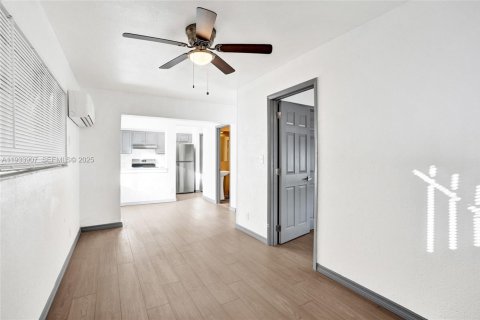 Casa en alquiler en Dania Beach, Florida, 2 dormitorios, 65.03 m2 № 1992181 - foto 14