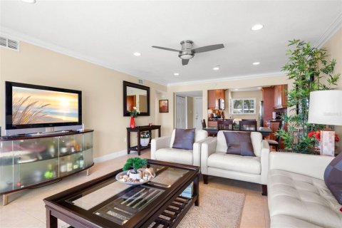 Condominio en venta en Clearwater, Florida, 2 dormitorios, 93.37 m2 № 2108202 - foto 10