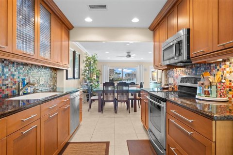 Condominio en venta en Clearwater, Florida, 2 dormitorios, 93.37 m2 № 2108202 - foto 13