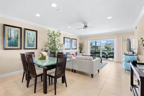 Condominio en venta en Clearwater, Florida, 2 dormitorios, 93.37 m2 № 2108202 - foto 12