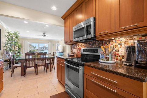 Condominio en venta en Clearwater, Florida, 2 dormitorios, 93.37 m2 № 2108202 - foto 17