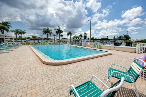 Villa ou maison à vendre à Pinellas Park, Floride: 2 chambres, 153.2 m2 № 2313038 - photo 6