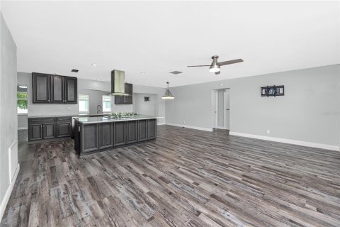 Villa ou maison à vendre à Pinellas Park, Floride: 2 chambres, 153.2 m2 № 2313038 - photo 4