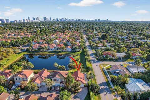 Casa en venta en Hollywood, Florida, 3 dormitorios, 131.92 m2 № 2026084 - foto 3