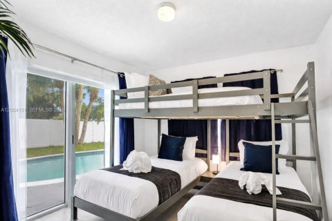 Купить виллу или дом в Холливуд, Флорида 5 спален, 163.42м2, № 2068427 - фото 15