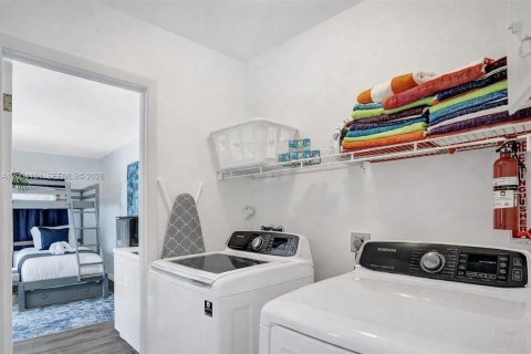 Купить виллу или дом в Холливуд, Флорида 5 спален, 163.42м2, № 2068427 - фото 17