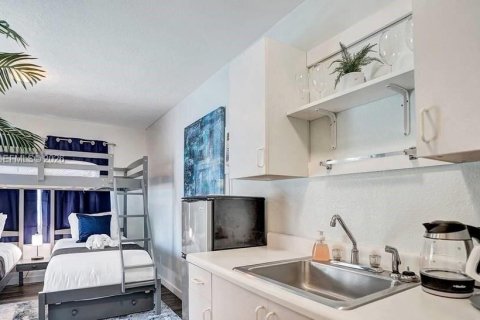 Купить виллу или дом в Холливуд, Флорида 5 спален, 163.42м2, № 2068427 - фото 16