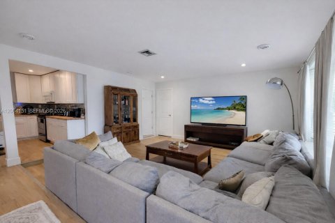 Купить виллу или дом в Холливуд, Флорида 5 спален, 163.42м2, № 2068427 - фото 4