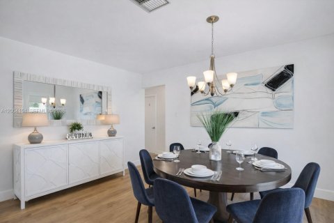 Купить виллу или дом в Холливуд, Флорида 5 спален, 163.42м2, № 2068427 - фото 8