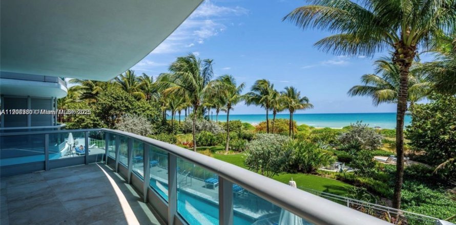 Кондоминиум с 3 спальнями в Серфсайд, Флорида № 1963606