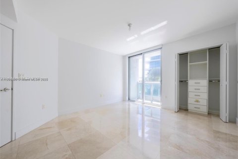 Снять в аренду кондоминиум в Серфсайд, Флорида 3 спальни, 230.4м2, № 1963606 - фото 12