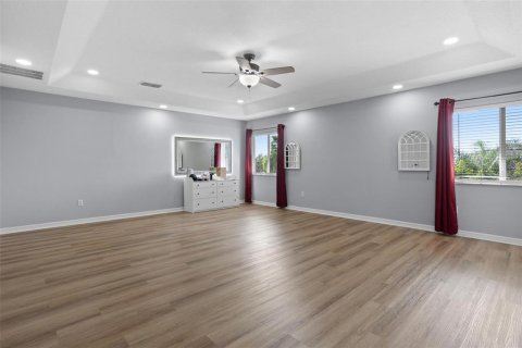 House in Winter Garden, Florida 5 bedrooms, 305.65 sq.m. № 1902596 - photo 24