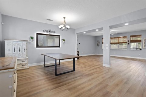 House in Winter Garden, Florida 5 bedrooms, 305.65 sq.m. № 1902596 - photo 4