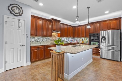 House in Winter Garden, Florida 5 bedrooms, 305.65 sq.m. № 1902596 - photo 8