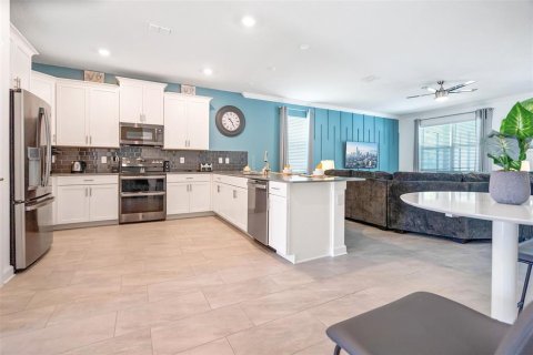 House in Kissimmee, Florida 8 bedrooms, 398.46 sq.m. № 1843172 - photo 3