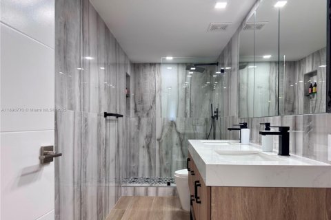 Снять в аренду кондоминиум в Бэл-Харбор, Флорида 3 спальни, 132.85м2, № 1950810 - фото 8