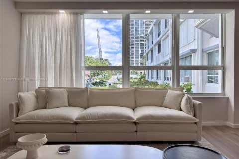 Снять в аренду кондоминиум в Бэл-Харбор, Флорида 3 спальни, 132.85м2, № 1950810 - фото 19