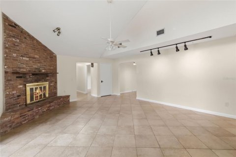 Villa ou maison à vendre à Orlando, Floride: 4 chambres, 213.3 m2 № 2322576 - photo 17