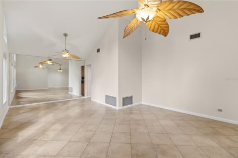 Villa ou maison à vendre à Orlando, Floride: 4 chambres, 213.3 m2 № 2322576 - photo 9