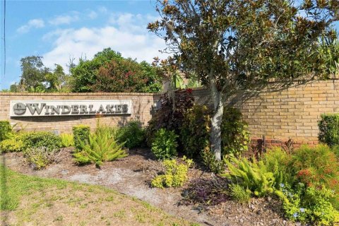 Villa ou maison à vendre à Orlando, Floride: 4 chambres, 213.3 m2 № 2322576 - photo 3